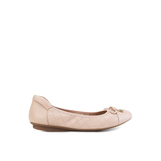 Janell Gabrina In Nude