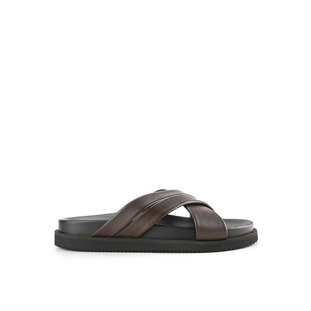 Felim Joni Cross in Leather