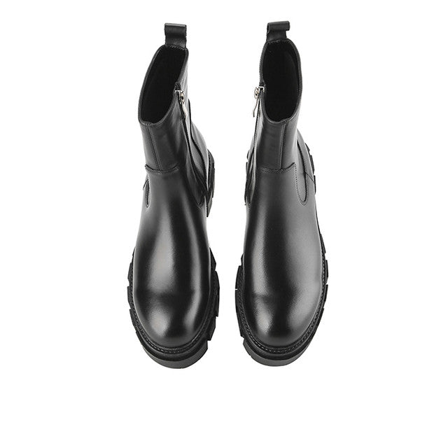 Ginney Irene In Black