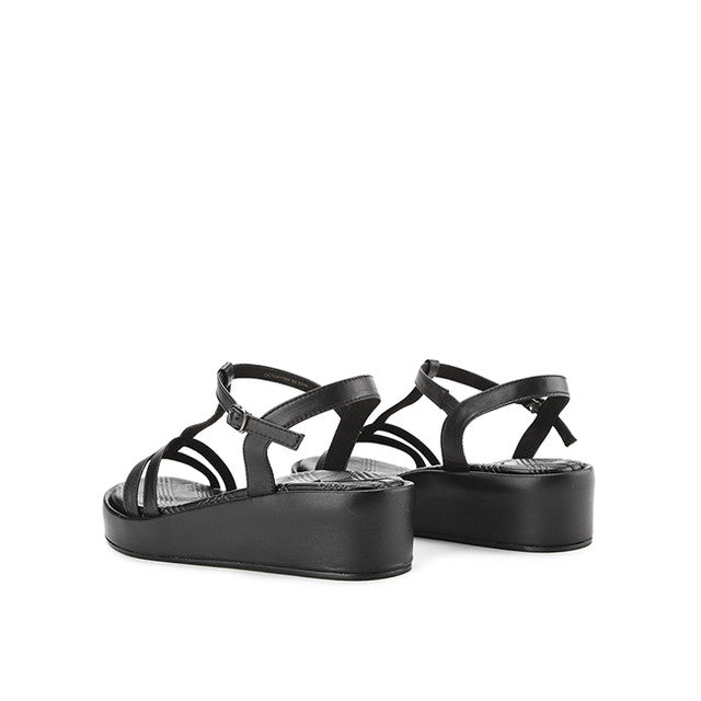 Maylin Floda In Black