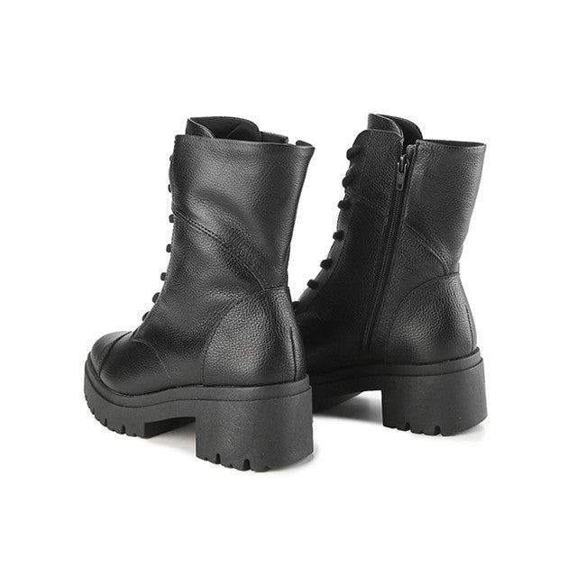 Goldi Mivin In Black