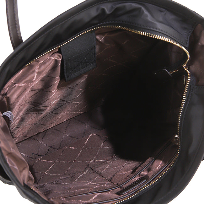 Foara Shoulder Bag In Black