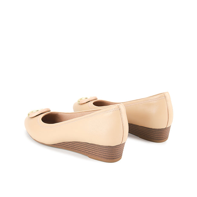 Alina Karla In Almond