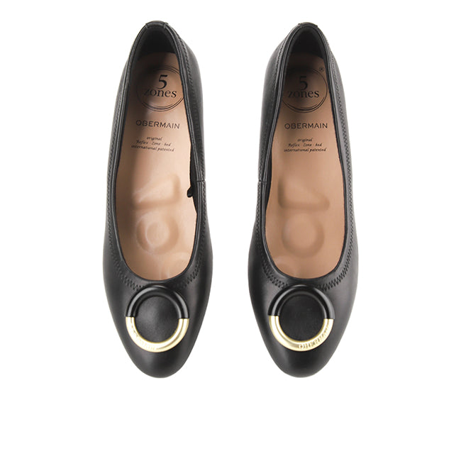 Alina Karla In Black