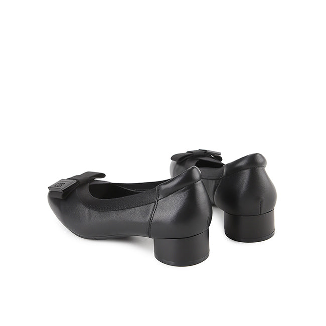 Della Joline In Black