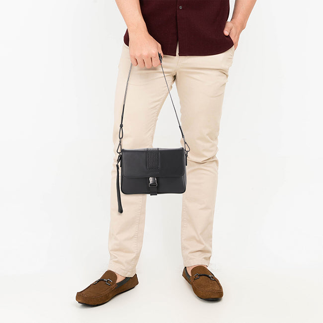 Larry Clutch-L In Black