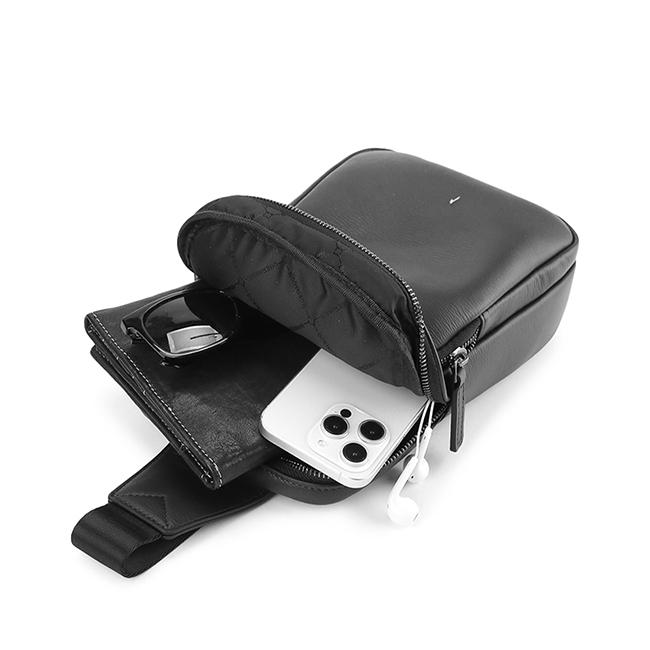 Ryan Chest Bag-L In Navy
