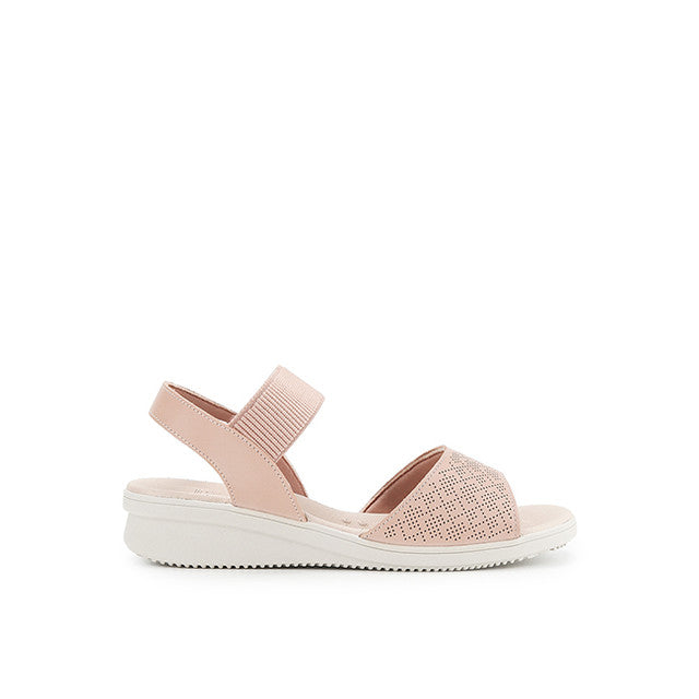 Merel Hellen In Pink