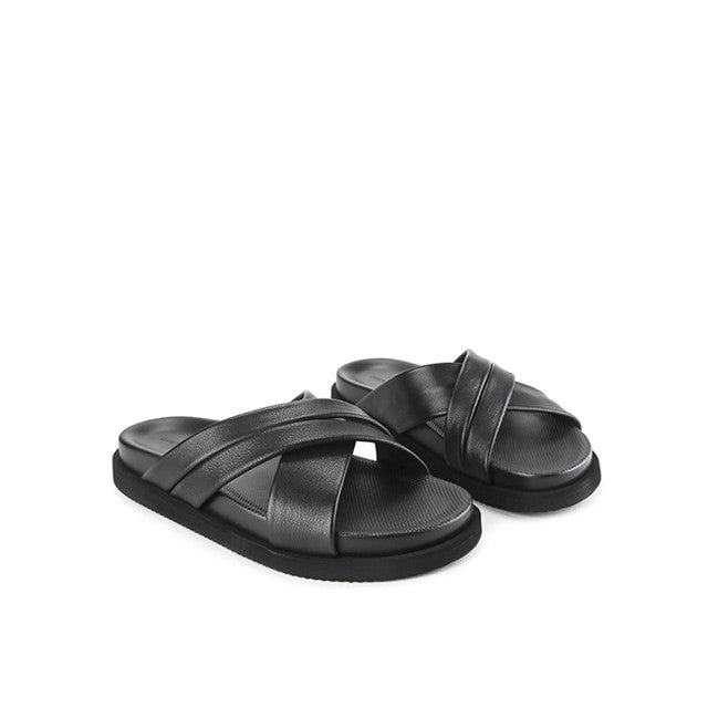 Felim Joni Cross in Leather