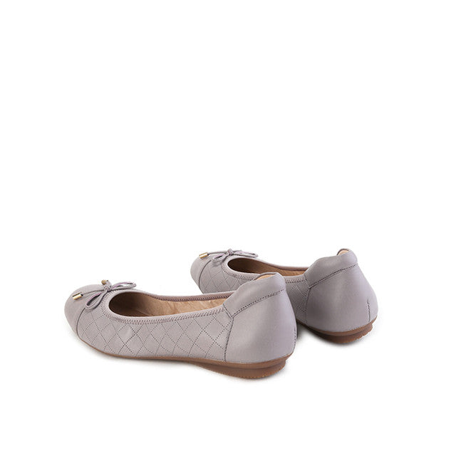 Janell Gabrina In Lilac