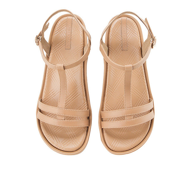 Maylin Floda In Beige