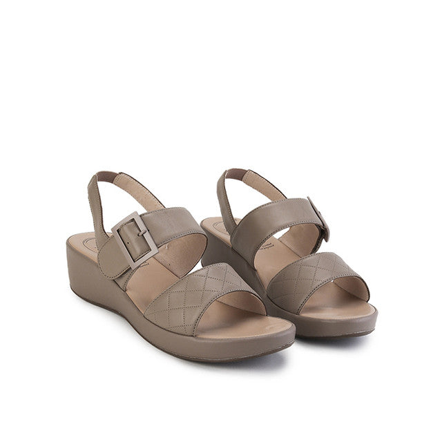 Margi Gabrina  In Taupe
