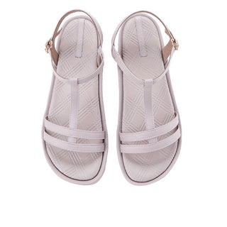 Maylin Floda In Lilac