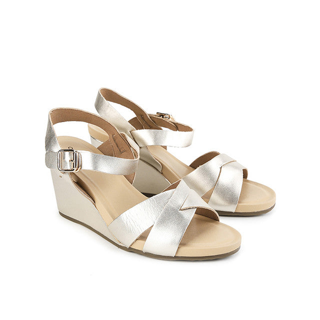 Nava Jeisy In Gold