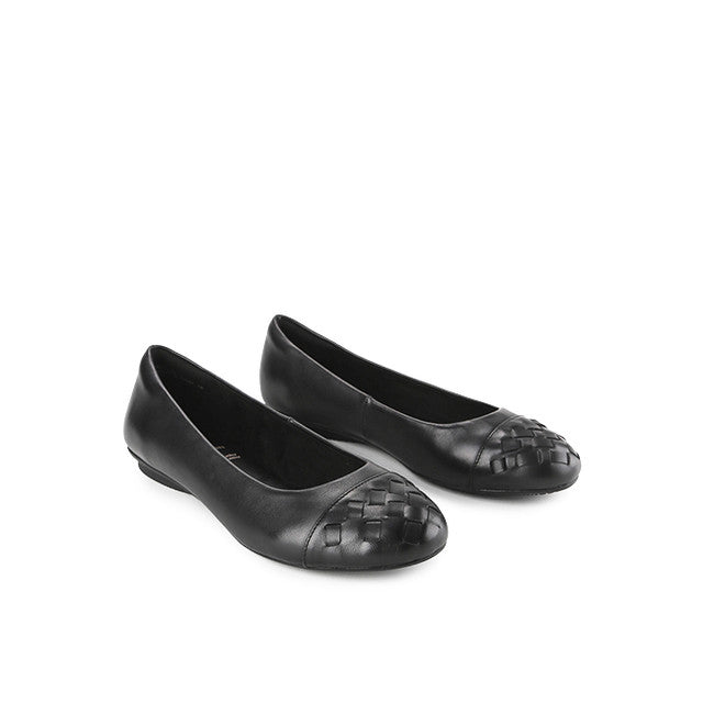 Jorin Genilia In Black