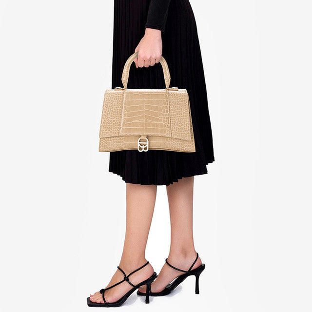Luna Top Handle Bag (M) In Camel