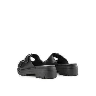 Maris Ally In Black