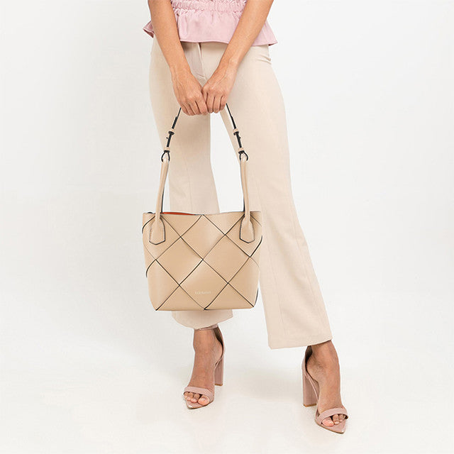 Charlotte Bucket Bag In Tan