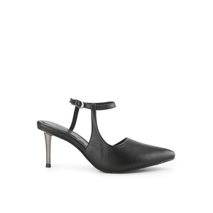 Aris Davida In Black