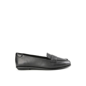 Ginia Etta In Black