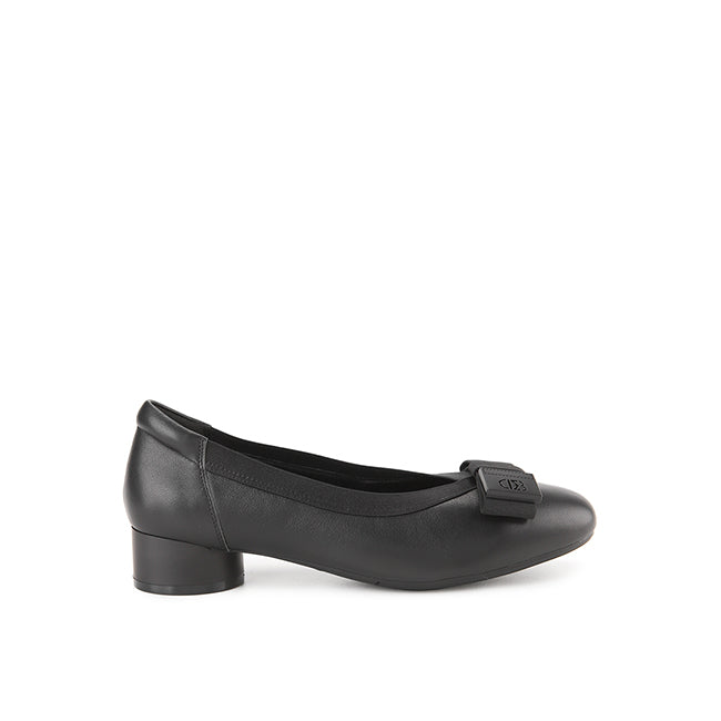 Della Joline In Black