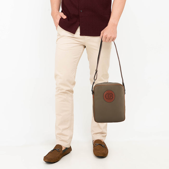 Jasper Sling Bag-L In Taupe