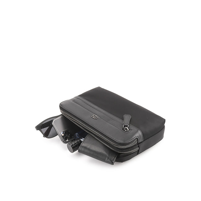 Lake Clutch In Black