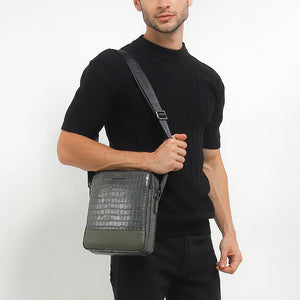Romeo Sling Bag-L In Green
