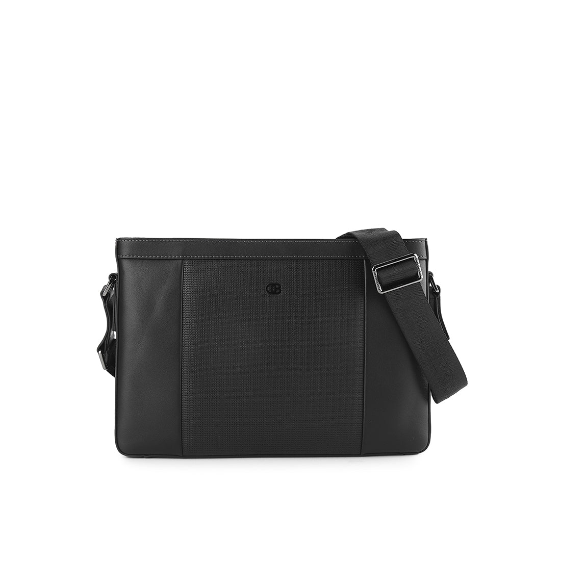 Delroy Messenger Bag-L In Black