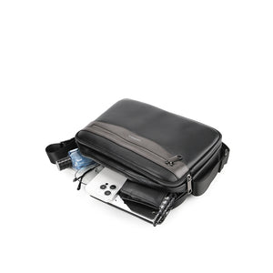 Taryn 3 Messenger Bag In Black