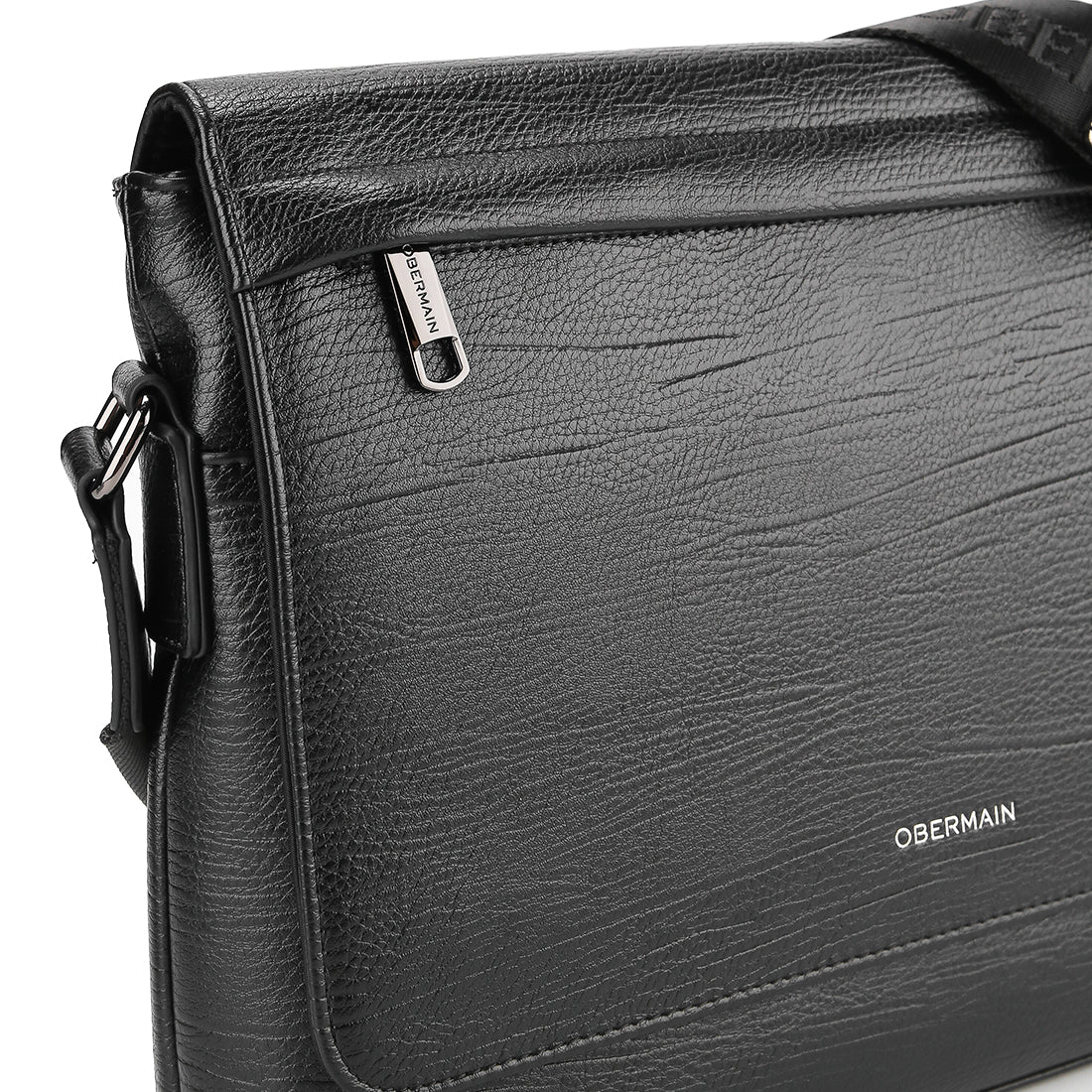 Taryn 4 Messenger Bag In Black