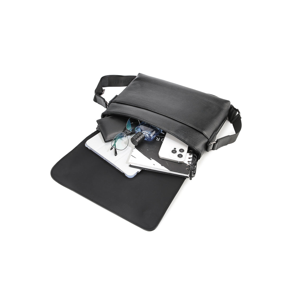 Taryn 4 Messenger Bag In Black