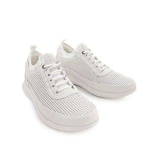 Stevie Kenton In White