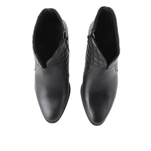 Anne Morna In Black
