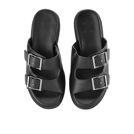 Maris Ally In Black