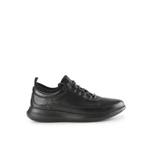 Stevie Kenton In Black