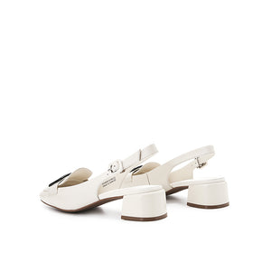 Bonnie Ginna In Off White