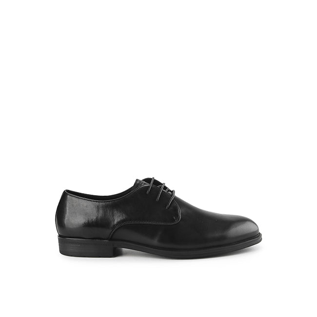 Boris Dannie In Black