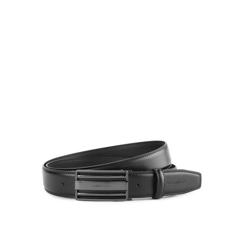 Hershell Flat Clip In Black
